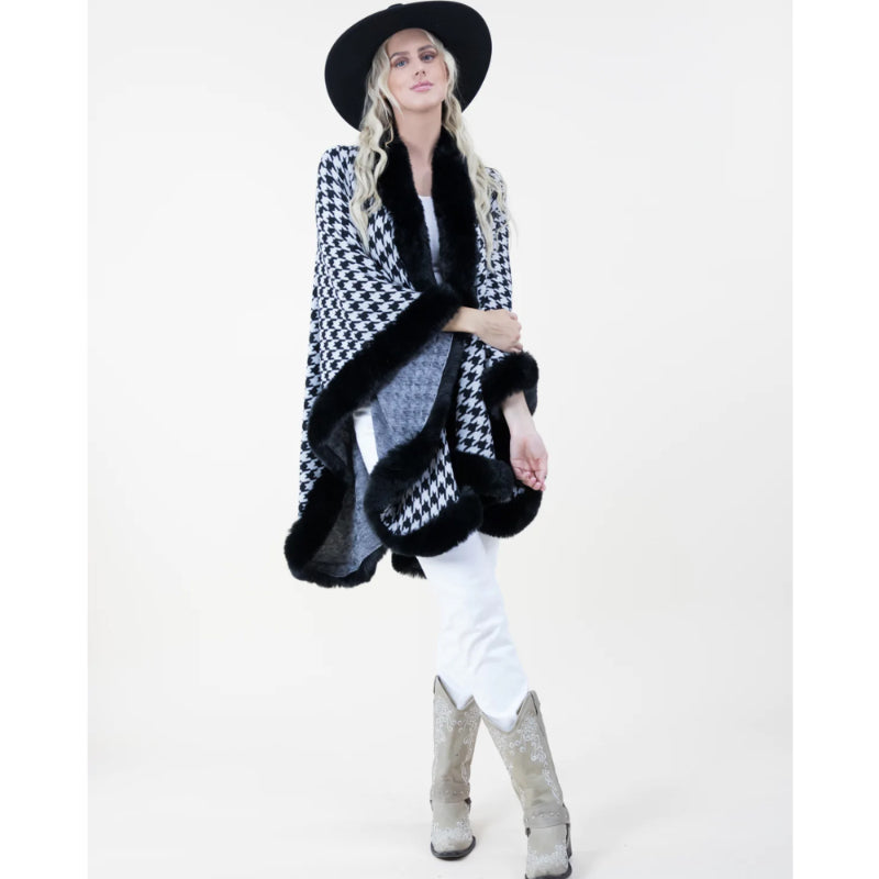 Houndstooth Cape, Faux Fur Wrap, Vintage Poncho, Retro Cape, Black White Shawl, Elegant Wrap, Fur Trim Cape, Classic Shawl, Handcrafted Cape, OS Fashion Cape, Timeless Wrap, Chic Poncho, Luxury Shawl