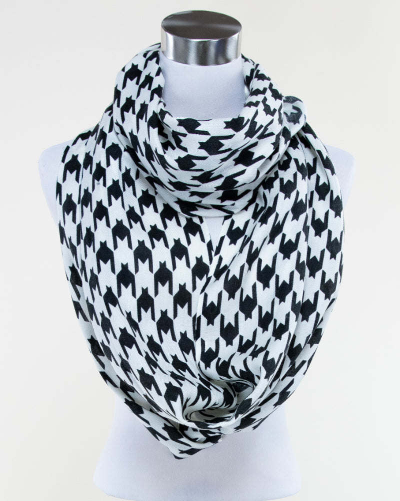 Houndstooth Scarf, Pashmina Loop, Infinity Wrap, Artisan Scarf, Monochrome Shawl, Vintage Loop, Classic Scarf, Soft Pashmina, Handmade Wrap, Black White Scarf, Crafted Shawl, Eco Scarf, Timeless Wrap