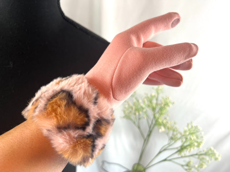 Faux Fur Trim, Suede Texture, Winter Gloves, Leopard Print, Warm Accessory, Fashion Gloves, Soft Handwear, Animal Pattern, Elegant Design, Luxury Feel, Cold Weather, Stylish Gloves, Comfort Fit