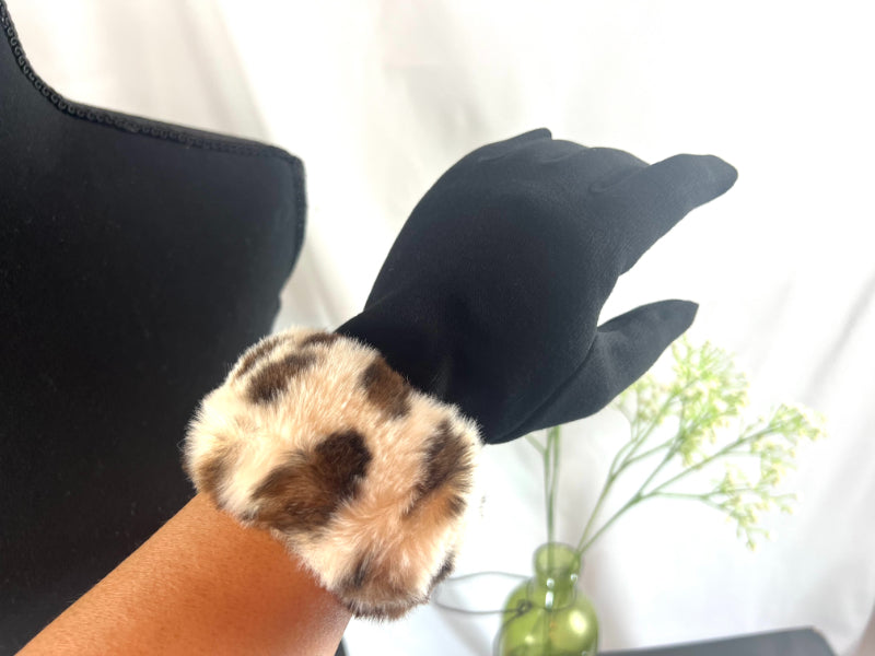 Faux Fur Trim, Suede Texture, Winter Gloves, Leopard Print, Warm Accessory, Fashion Gloves, Soft Handwear, Animal Pattern, Elegant Design, Luxury Feel, Cold Weather, Stylish Gloves, Comfort Fit