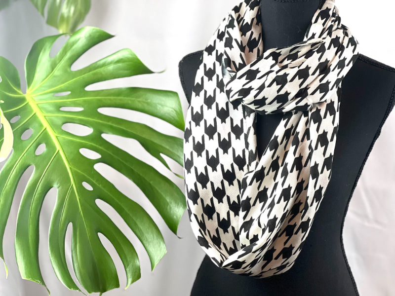 Houndstooth Scarf, Pashmina Loop, Infinity Wrap, Artisan Scarf, Monochrome Shawl, Vintage Loop, Classic Scarf, Soft Pashmina, Handmade Wrap, Black White Scarf, Crafted Shawl, Eco Scarf, Timeless Wrap