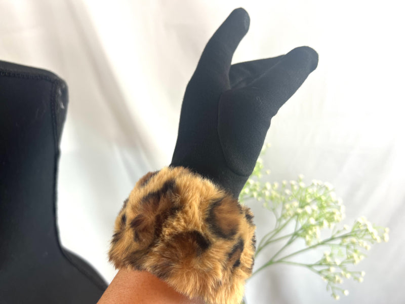 Faux Fur Trim, Suede Texture, Winter Gloves, Leopard Print, Warm Accessory, Fashion Gloves, Soft Handwear, Animal Pattern, Elegant Design, Luxury Feel, Cold Weather, Stylish Gloves, Comfort Fit