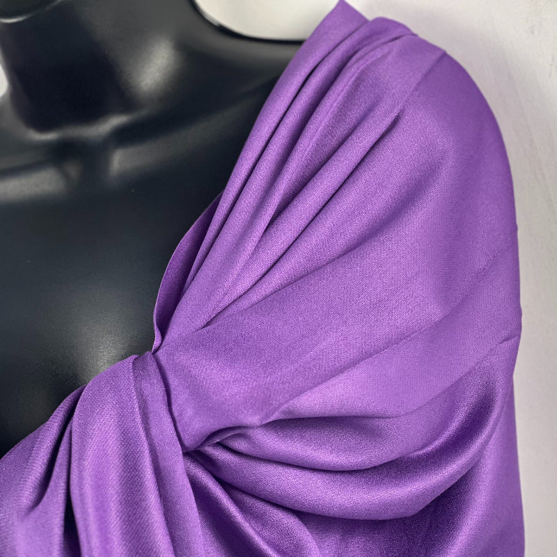 Purple Shawl, Pashmina, Cashmere-Feel, Elegant Fringe, Luxurious Wrap, Classic Accessory, Versatile Style, Deep Purple, Soft Warmth, Sophisticated Look, Quality Fabric, All-Season Comfort, Fashion Staple