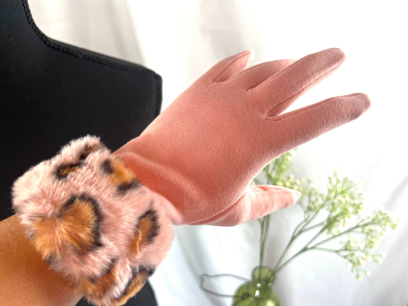 Faux Fur Trim, Suede Texture, Winter Gloves, Leopard Print, Warm Accessory, Fashion Gloves, Soft Handwear, Animal Pattern, Elegant Design, Luxury Feel, Cold Weather, Stylish Gloves, Comfort Fit