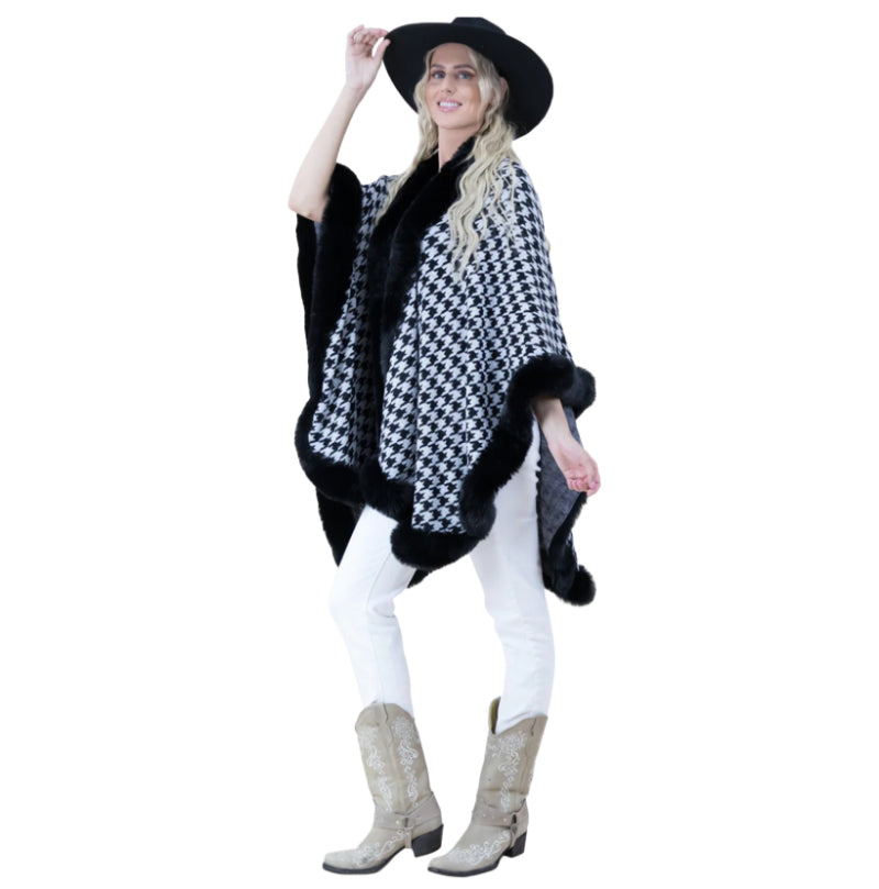 Houndstooth Cape, Faux Fur Wrap, Vintage Poncho, Retro Cape, Black White Shawl, Elegant Wrap, Fur Trim Cape, Classic Shawl, Handcrafted Cape, OS Fashion Cape, Timeless Wrap, Chic Poncho, Luxury Shawl