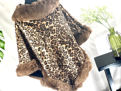 Leopard Poncho, Faux Fur Trim, Suede Cape, Handmade Wrap, Chic Shawl, Animal Print, Eco Chic Cape, Luxe Outerwear, Boho Poncho, Vintage Style, Trendy Wrap, Artisan Shawl, Fashion Cape