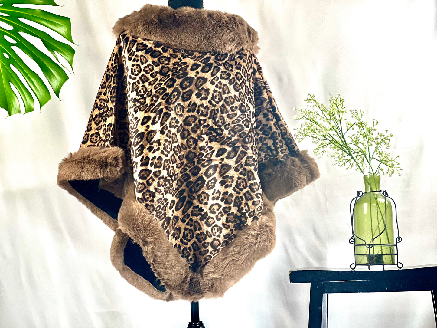 Leopard Poncho, Faux Fur Trim, Suede Cape, Handmade Wrap, Chic Shawl, Animal Print, Eco Chic Cape, Luxe Outerwear, Boho Poncho, Vintage Style, Trendy Wrap, Artisan Shawl, Fashion Cape