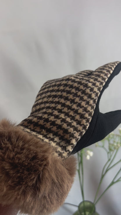 Cozy Chic Meets Classic Style: Faux Fur Cuff Mini Houndstooth Gloves - KHAKI