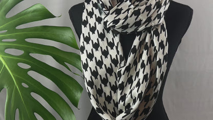 Chic Houndstooth Pashmina Infinity Scarf – Classic Elegance for Every Occasion